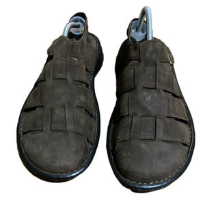 Born men leather sandal, size 10
